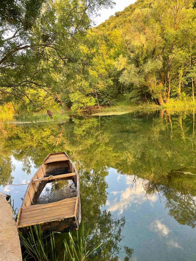 House On The River Blagaj Eksteriør billede